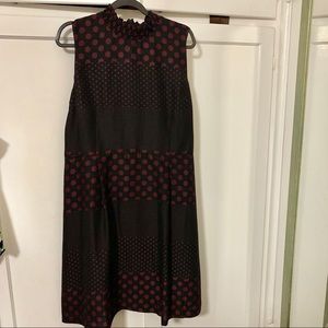 Sleeveless high collar dress